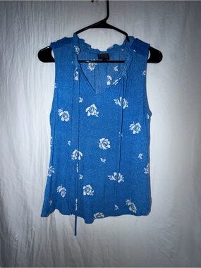 Mod lusive  Blue Floral Sleeveless Top Size L Crochet Detail Neck Tie